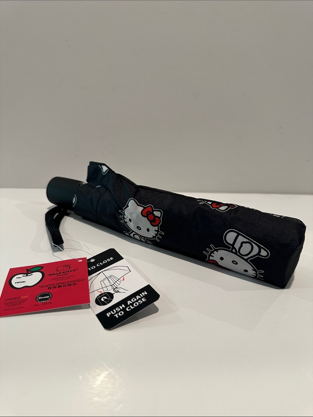 NWT Hello Kitty 11.5” Auto Close & Open Umbrella.